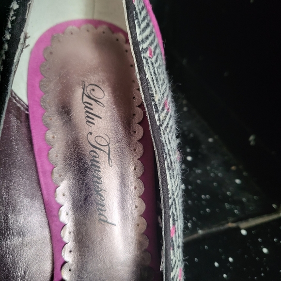 Lulu Townsend Black & White with Pink Highlights Heels (8) - Picture 6 of 8